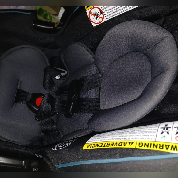 Graco snugride 35 lite LX - Picture 3 of 8